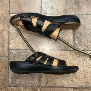 Clarks leather sandalsSize 7